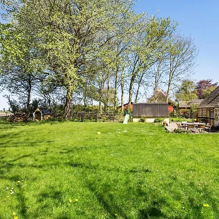 Holiday home 5 Bedroom Beautiful In