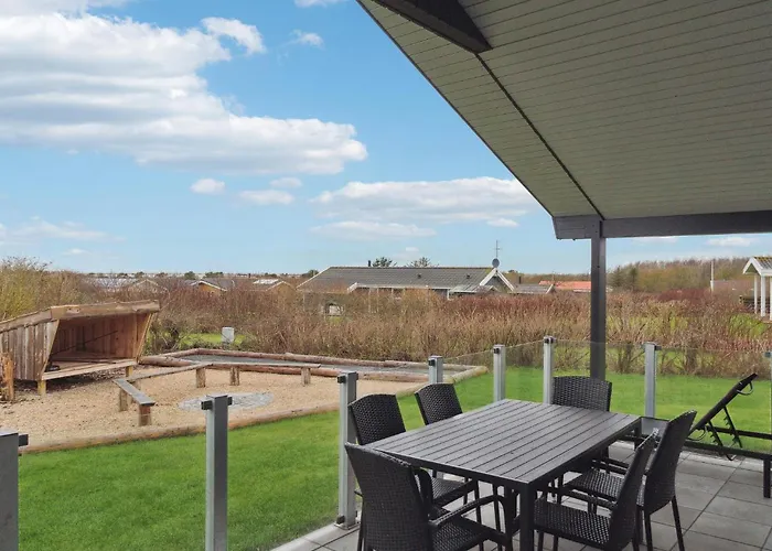 Cozy In With Sauna 別荘